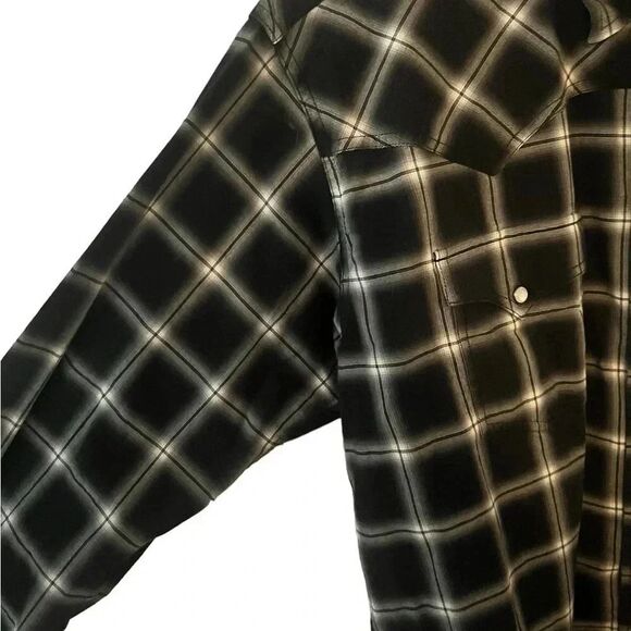 Miller ranch plaid western pearl snap size large black and white - Picture 4 of 5